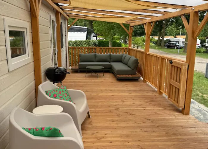 Luxe Met Ruime Veranda & Airco, Vlakbij Toverland Chalé