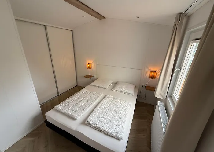 Chalé Luxe Met Ruime Veranda & Airco, Vlakbij Toverland