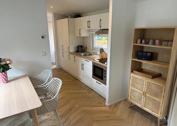 Chalé Luxe Met Ruime Veranda & Airco, Vlakbij Toverland