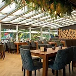 Luxe Met Ruime Veranda & Airco, Vlakbij Toverland 샬레 세벤눔